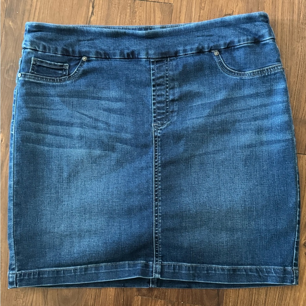 Chico's Pull on Skort